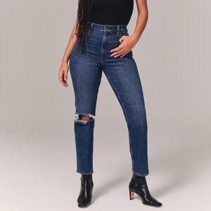 Abercrombie Curve Love Ultra High Rise Ankle Jeans Distressed (size 6 short)